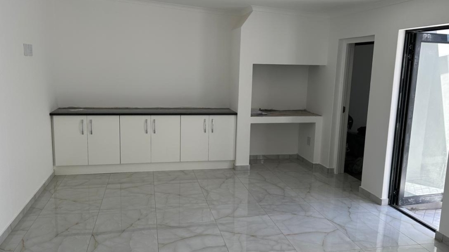 To Let 4 Bedroom Property for Rent in Laguna Sands Western Cape